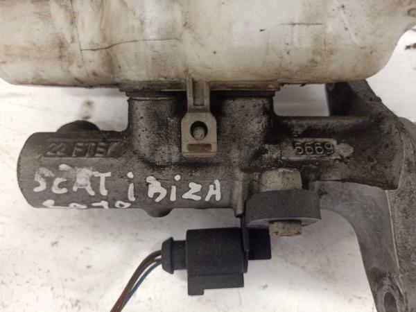 MAITRE CYLINDRE VW POLO/ SEAT IBIZA/ SKODA FABIA/ AUDI A1 - Vue 3